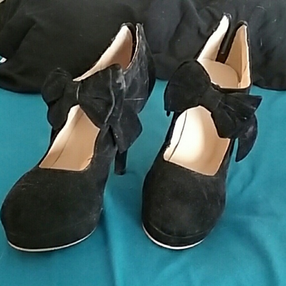 Heels - Picture 2 of 2